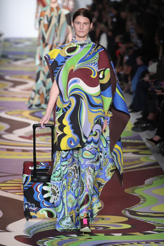 #SuzyMFW: Pucci - Focus On Colour - Vogue | en