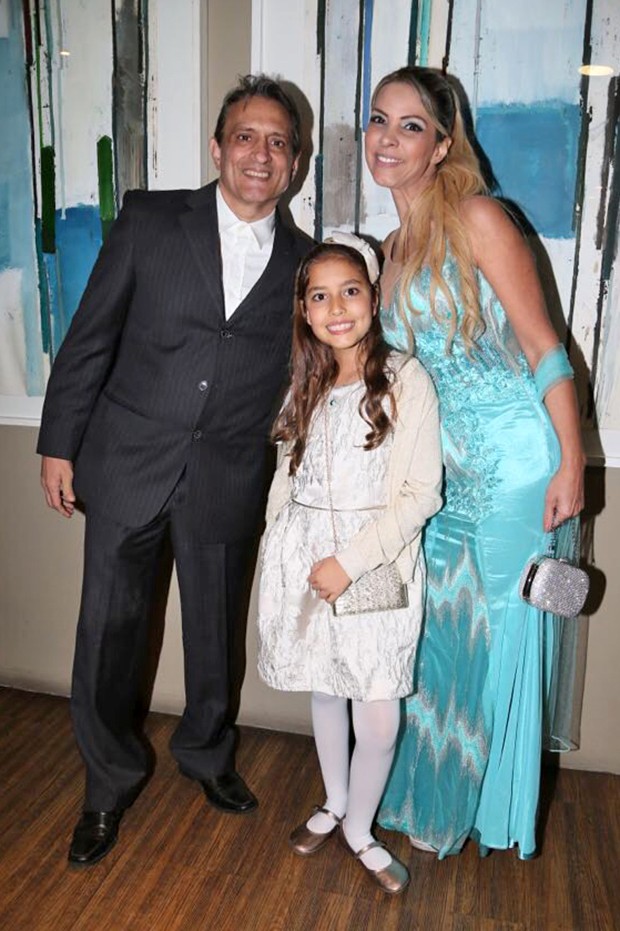 Marcelo de Nóbrega com a mulher, Lytha, e a filha (Foto: Manuela Scarpa/Brazil News)