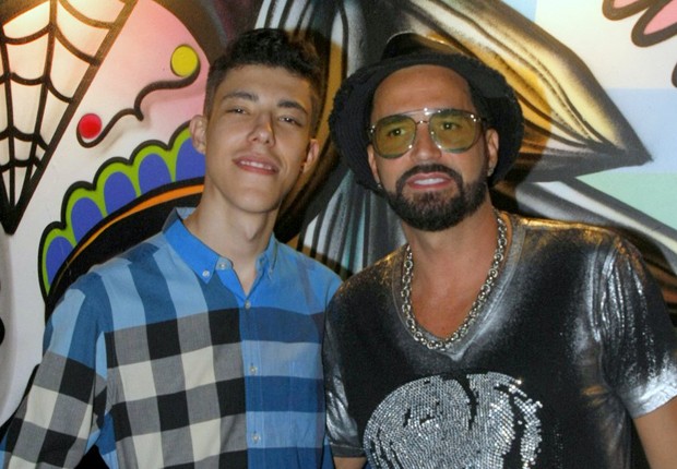 Latino e o filho Guilherme (Foto: AgNews)