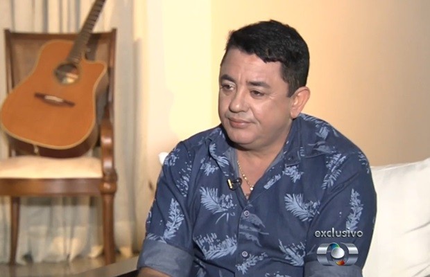 Pai de Cristiano Araújo diz que busca encontrar forças para superar a morte do filho, em Goiás (Foto: Reprodução/TV Anhanguera)