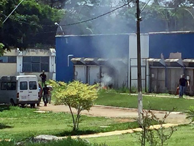 Fogo na unidade de internação de Vicente Pires (Foto: Sindsse / Divulgação)