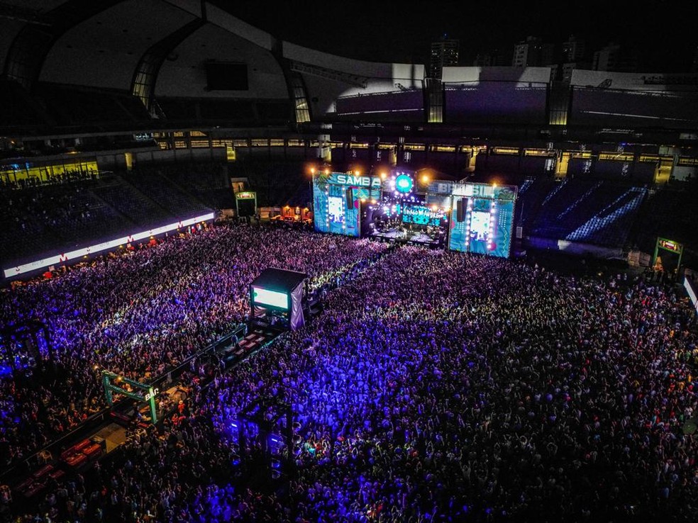 Arena das Dunas recebeu festival Samba Brasil com mais de 20 mil pessoas — Foto: Megalume