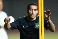 William na seleção: lateral do Cruzeiro avalia momento e aguarda convocação.