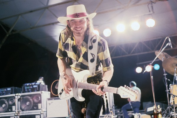 American guitarist and singer-songwriter Stevie Ray Vaughan performing, Italy, 1985. (Photo by Luciano Viti/Getty Images) (Foto: Getty Images)