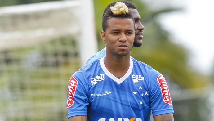 Jovem Uilson minimiza falta de ritmo citada por Rafael Silva: Estou pronto