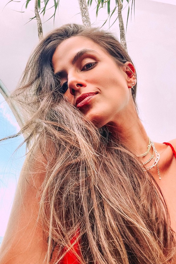 Carol Peixinho em novas selfies (Foto: Instagram/Reprodução)