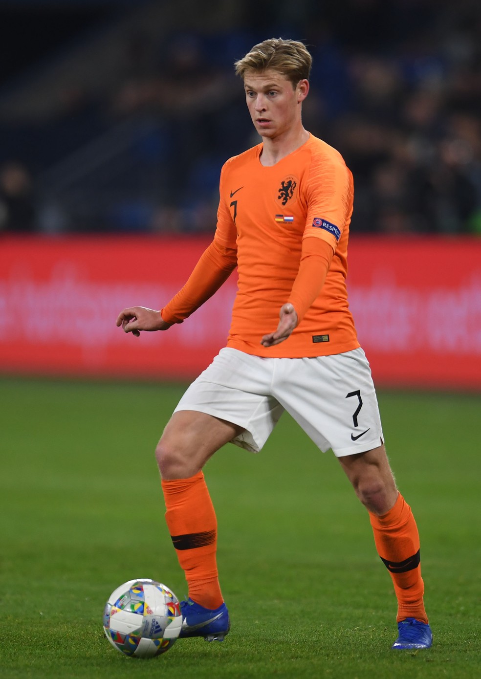Frenkie de Jong, do Ajaz, em ação pela seleção da Holanda — Foto: Patrik Stollarz / AFP