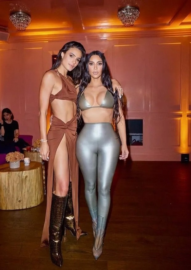 Kim Kardashian com Isabela Grutman (Foto: Reprodução/ Instagram)