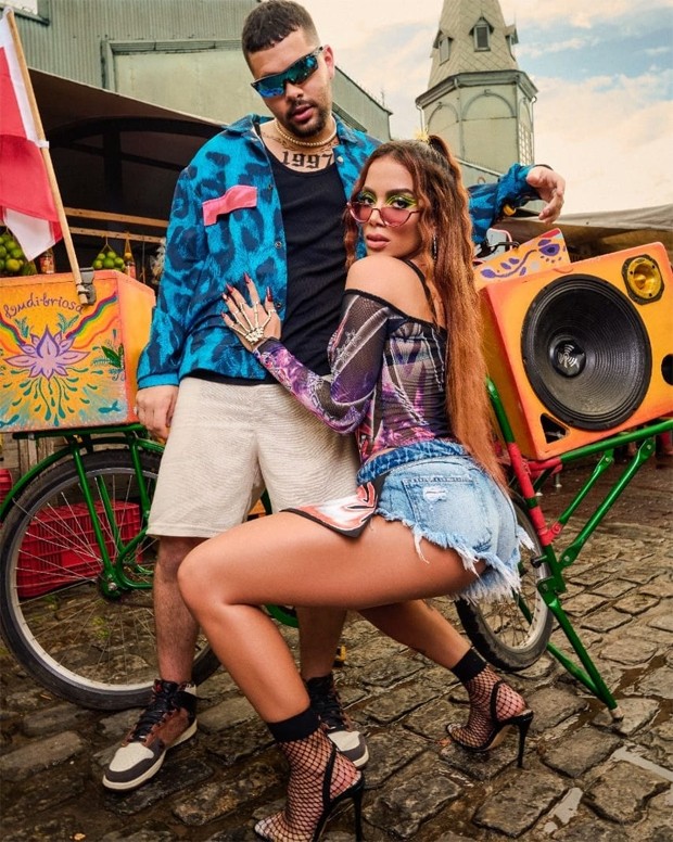 Pedro Sampaio e Anitta lançam No Chão Novinha (Foto: Reprodução / Instagram)
