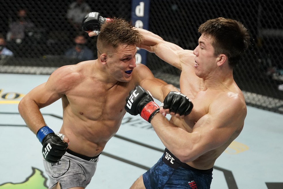 Drew Dober nocauteou Alexander Hernandez,  — Foto: Cooper Neill/Zuffa LLC via Getty Images