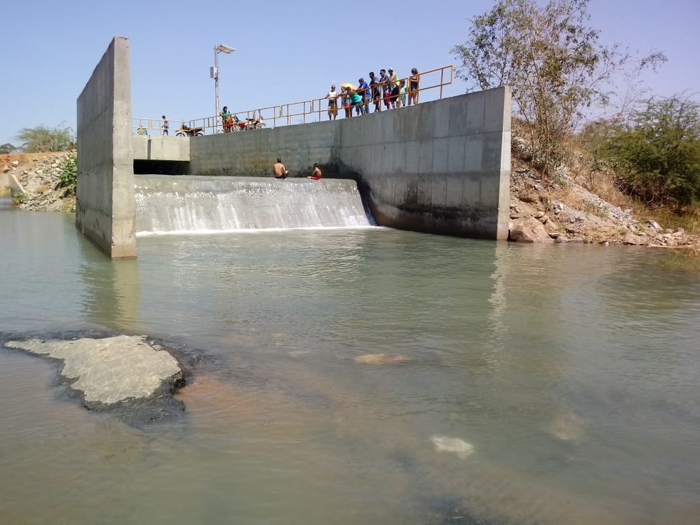 Ãguas da transposiÃ§Ã£o chegam em Monteiro, na ParaÃ­ba â Foto: Edvaldo JosÃ©/Arquivo