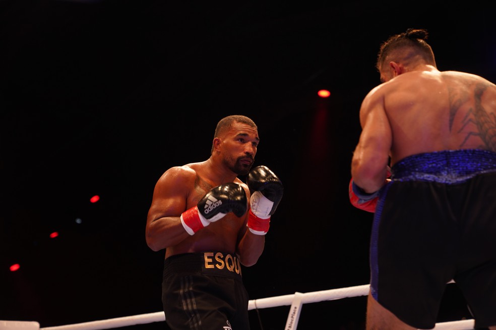 Esquiva Falcão x Yuri BBB - BOXE — Foto: Ricardo Franzen