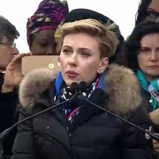 Scarlett Johansson discursa no Women´s March em Washington D.C. (Reprodução: Instagram)