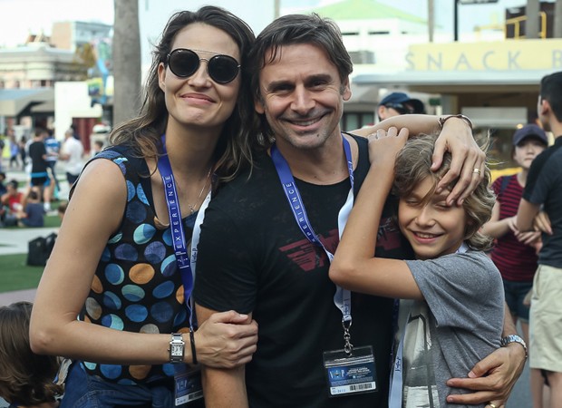 Fernanda Tavares, Murilo Rosa e Lucas na Universal Studios (Foto: Raphael Castello/Divulgação)