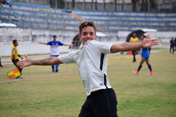 Corinthians vence Taubaté e garante vaga na segunda fase do Paulista Sub-20