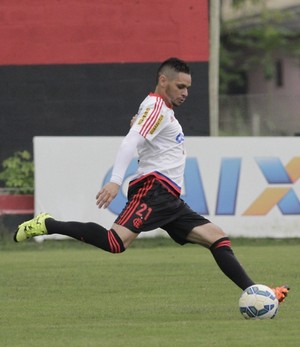 Pará voltou a treinar com o grupo nesta segunda-feira (Foto: Gilvan de Souza / Flamengo)