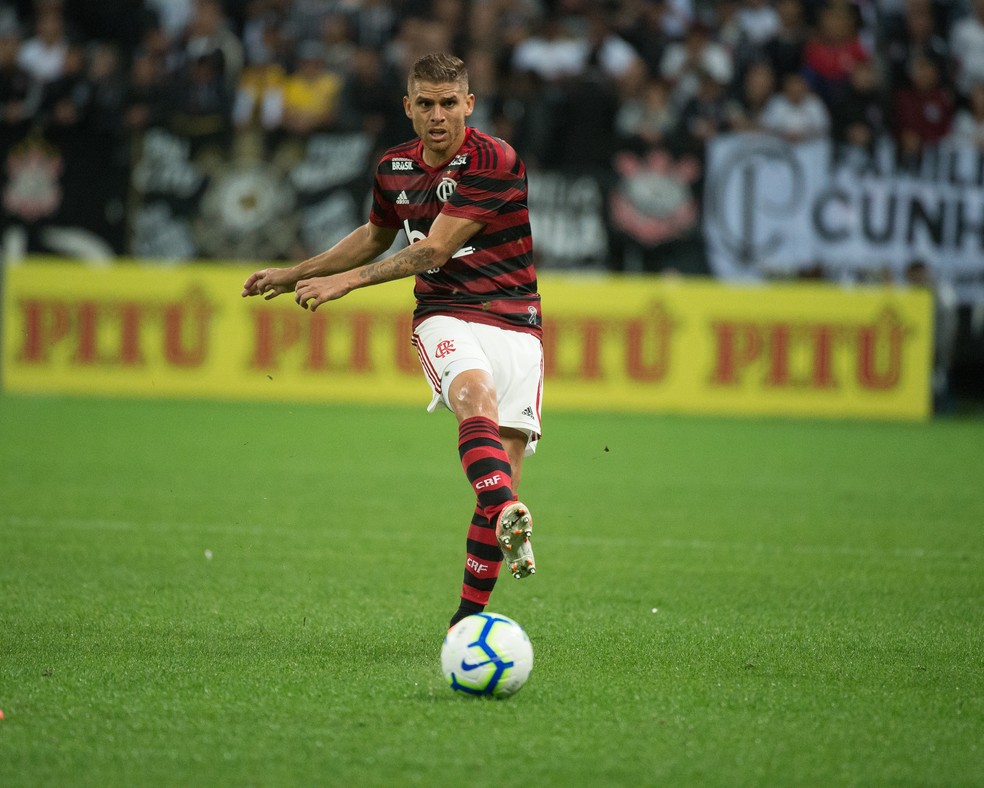 Diretoria rubro-negra planeja conversa com Cuéllar — Foto: Alexandre Vidal/Flamengo
