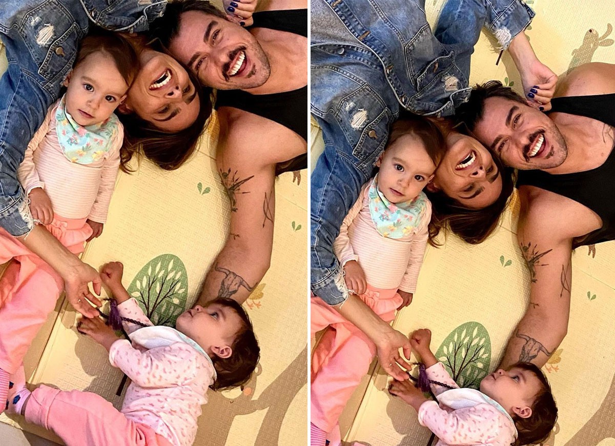 Joaquim Lopes e Marcella Fogaça com as gêmeas Sophia e Pietra (Foto: Reprodução/Instagram )