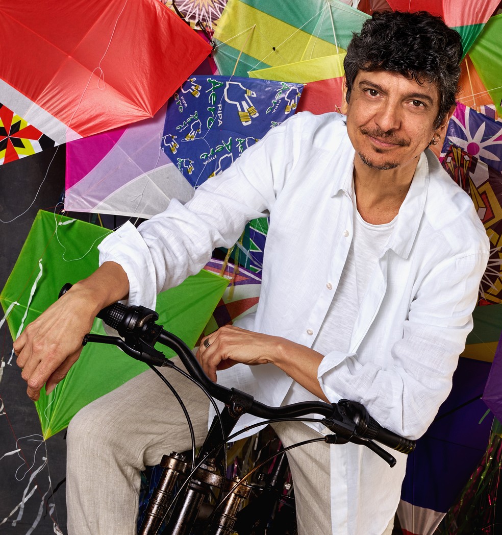 Pedro Luís inclui no disco músicas ausentes do roteiro original do show, caso do reggae 'Cara a cara' — Foto: Nana Moraes