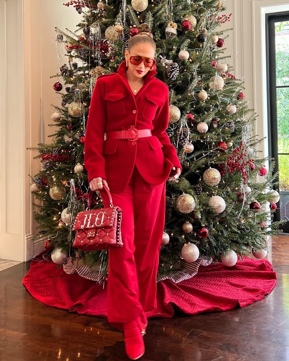 Jennifer Lopez mostra árvore de Natal aos seguidores | Celebridades | Casa  e Jardim