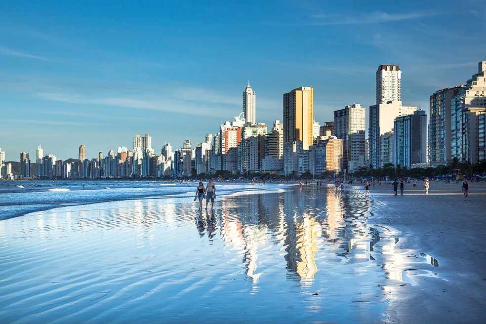 Praia de Balneário Camboriú é uma das mais visitadas do Estado — Foto: Pixabay