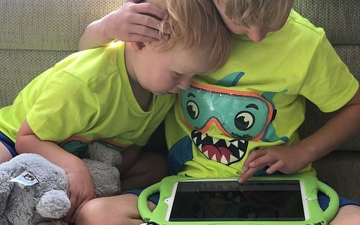 Menino de 7 anos gasta mais de R$ 9 mil reais em uma hora de jogo pelo  celular - Revista Crescer, Educação