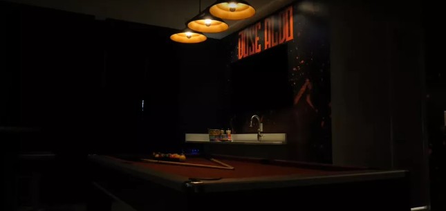 Mesa de sinuca e bar na casa de José Aldo nos EUA — Foto: Reprodução