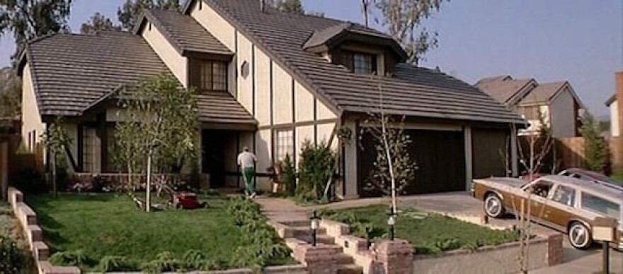 No filme 'Poltergeist', a casa foi construída em cima de um cemitério (Foto: Reprodução)