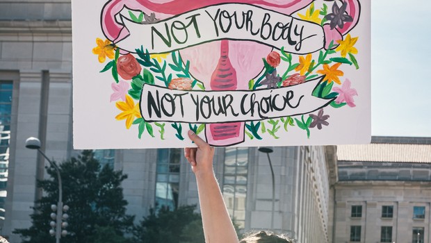 Protesto em Washington pela manutenção do direito ao aborto nos Estados Unidos (Foto: Gayatri Malhotra/Unsplash)
