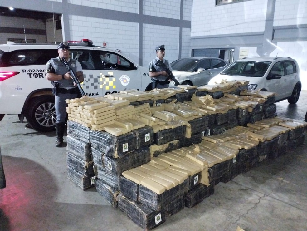 Carga com 2,9 toneladas de maconha apreendida em Santa Cruz do Rio Pardo (SP) — Foto: Polícia Rodoviária Estadual/Divulgação