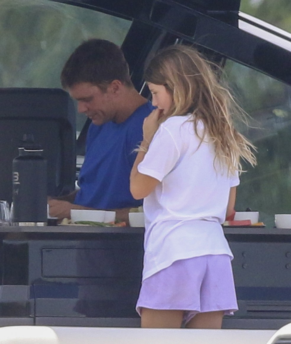 Tom Brady e Vivian em iate em Miami &mdash; Foto: The Grosby Group