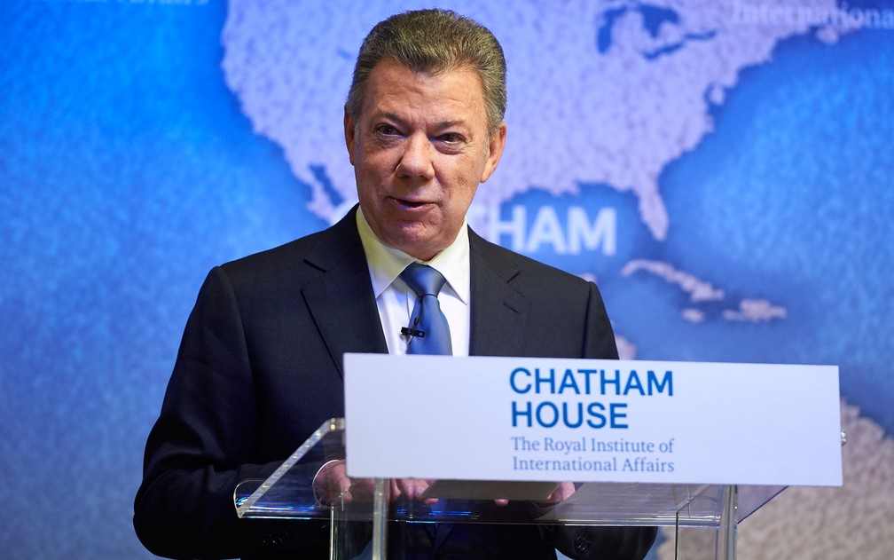O presidente da Colômbia, Juan Manuel Santos, em 2017 durante o prêmio Chatham House, em Londres — Foto: Niklas Halle'n/AFP