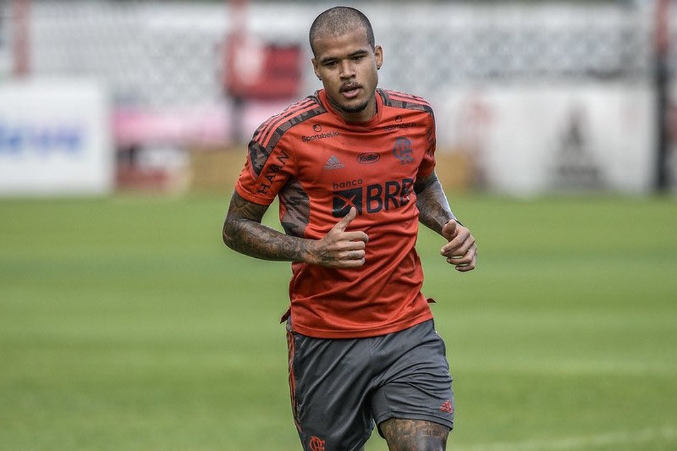 Kenedy realiza primeiro treino pelo Flamengo — Foto: Marcelo Cortes/Flamengo