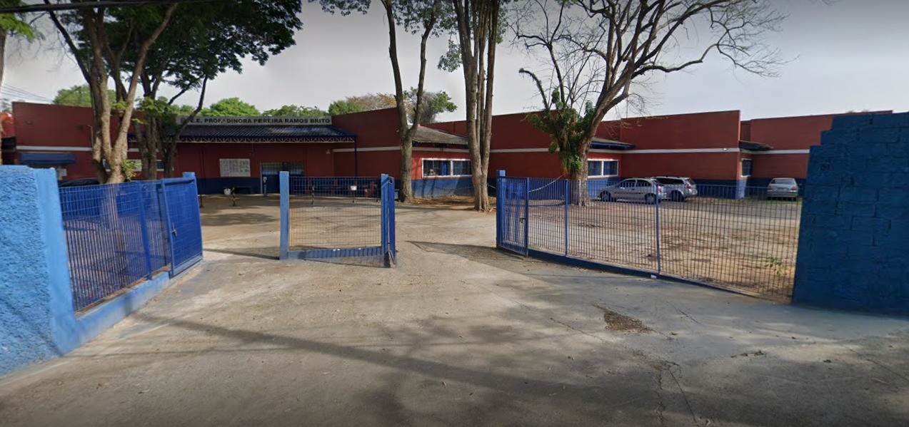 Dois adolescentes são apreendidos com simulacro de arma de fogo em escola estadual de São José