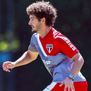 Pato vai bem em treino de finalizações no Tricolor, mas é cobrado por Muricy