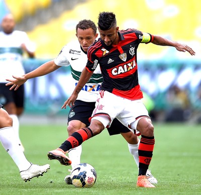 Léo Moura, Flamengo X Coritiba (Foto: Getty Images)