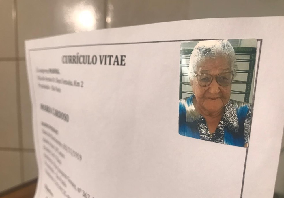 Idosa de 101 anos fez currículo para trabalhar e comprar vinhos em Promissão — Foto: Rafael Ferraz/TV TEM