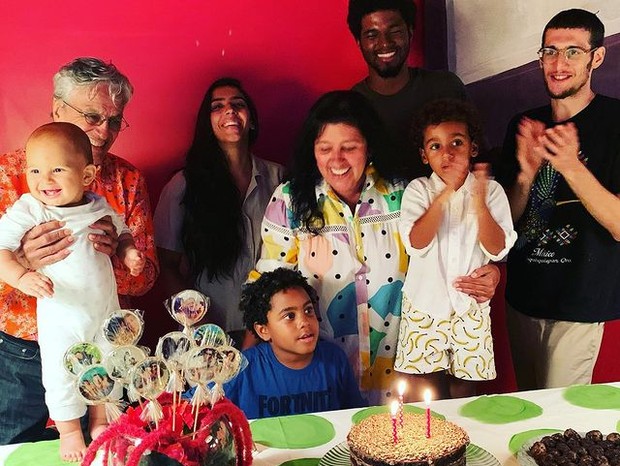 Regina Casé celebra aniversário em família (Foto: Reprodução/Instagram)