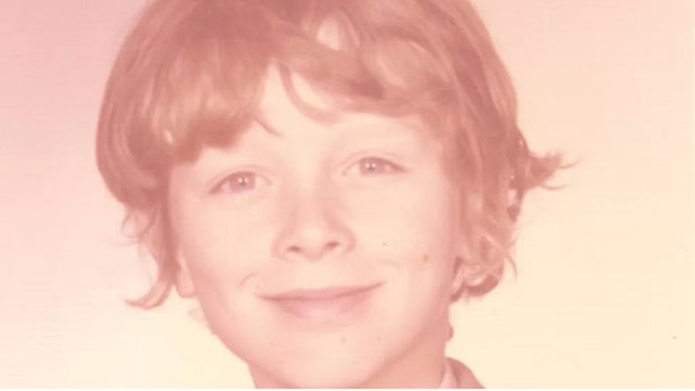 Nicky Campbell, da BBC, estudou na Academia de Edimburgo, na Escócia, nos anos 1970.  — Foto: Arquivo pessoal via BBC