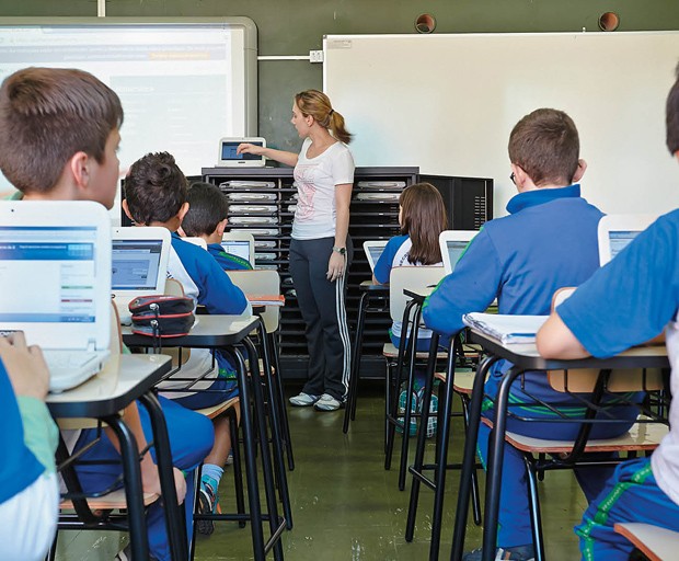 Em 278 escolas, notebooks são usados para testar como a Khan Academy se encaixa nas aulas (Foto: Arthur Nobre)
