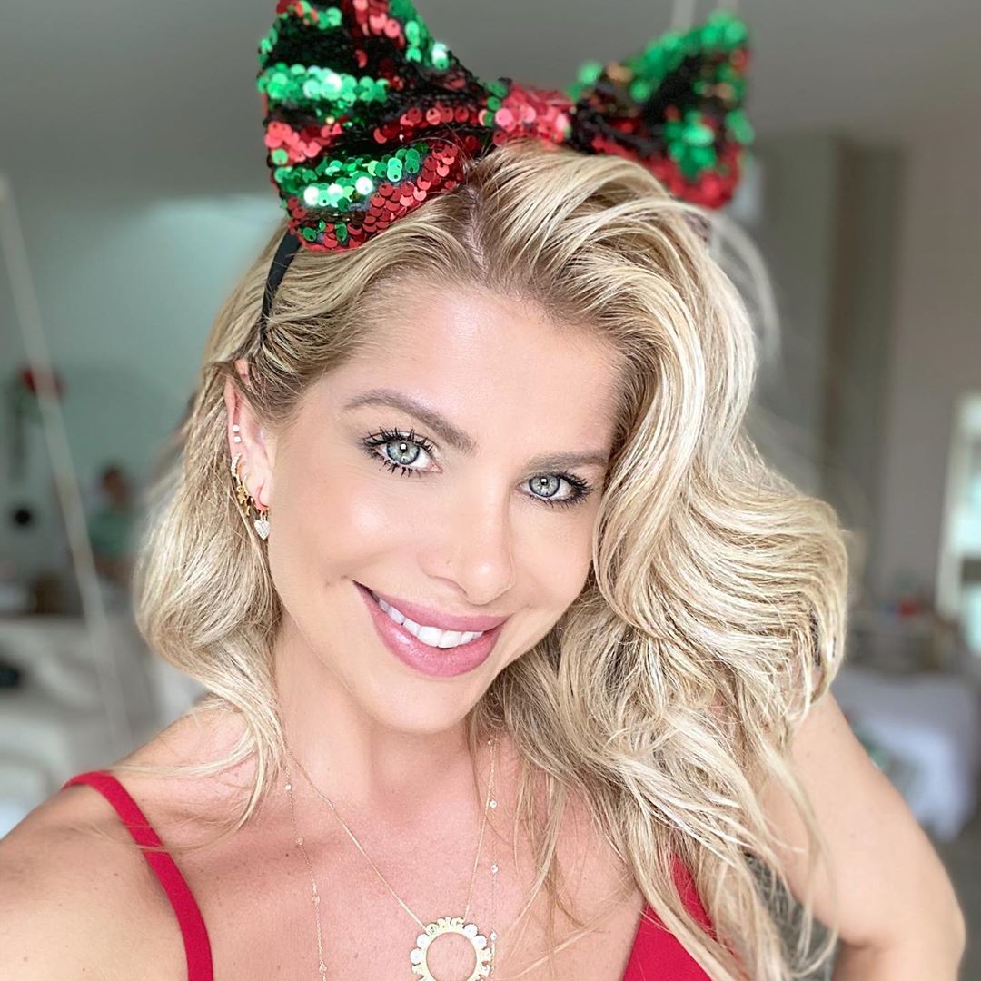 Karina Bacchi mostra decoração de Natal de sua casa: 