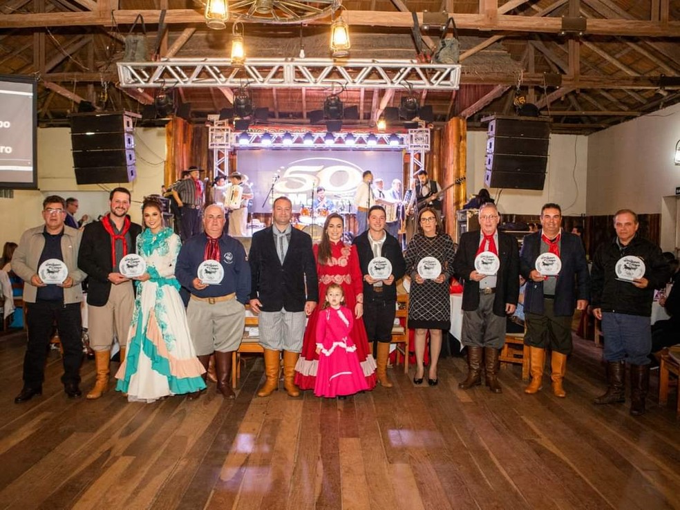 Tiago com os "Destaques do Campo" — Foto: Arquivo pessoal