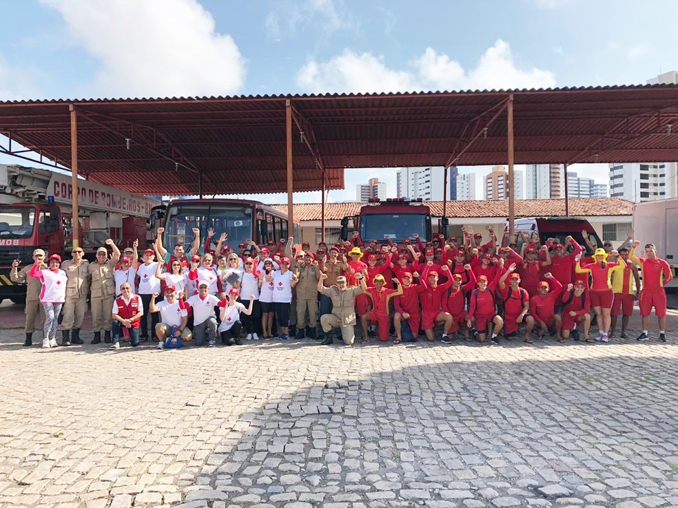 Campanha Praia Segura acontece neste sábado (5) e conta com o envolvimento de 130 militares e voluntários. — Foto: CBM-RN/Divulgação