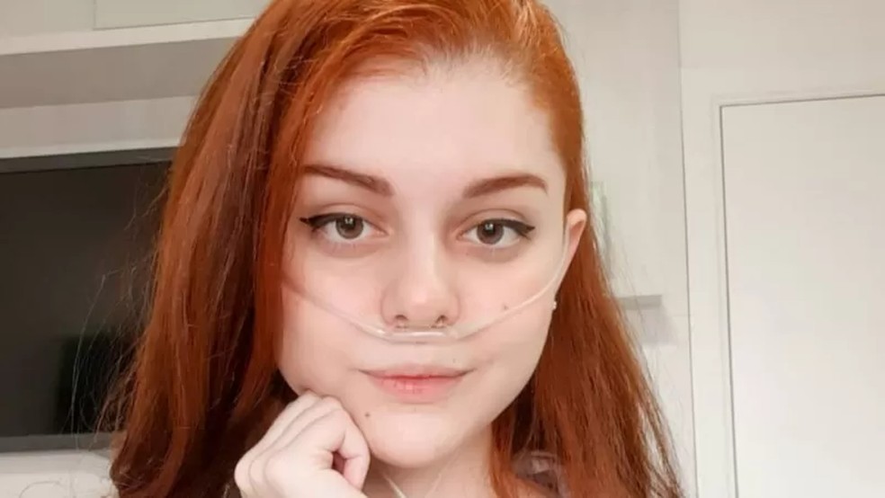 Fernanda Martinez tem 24 anos e sofre de uma condição rara, a síndrome de Ehlers-Danlos — Foto: Arquivo Pessoal