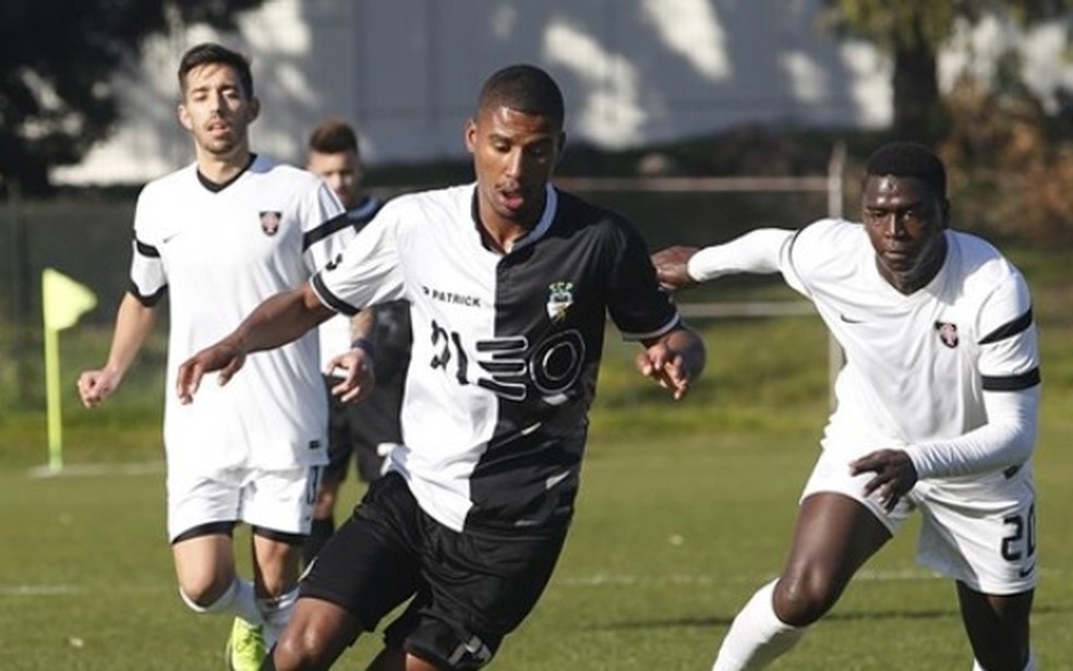 Tavinho, do Farense (Foto: Fernando Ferreira / Correio da ManhÃ£)