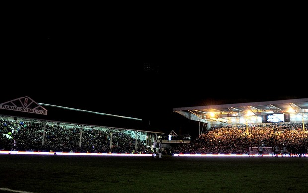 apagão no jogo do Manchester contra o Fullham  (Foto: Getty Images)