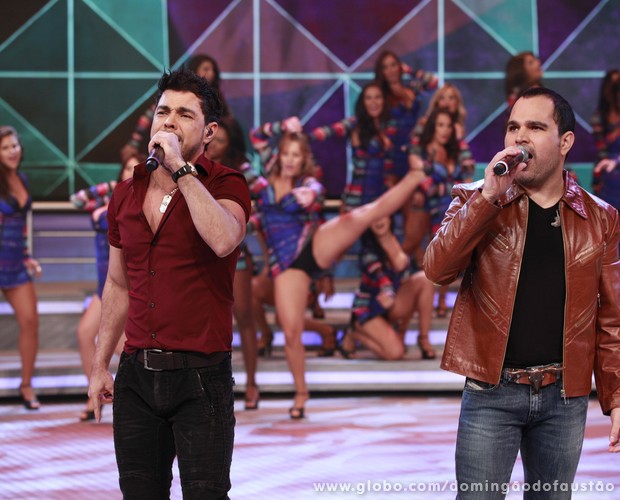 Zezé Di Camargo e Luciano cantam sucessos no palco do Domingão (Foto: Ellen Soares/ Domingão do Faustão)