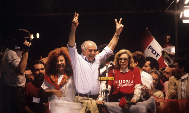 Beth Carvalho, Leonel Brizola e Dona Neuza na campanha de 1989