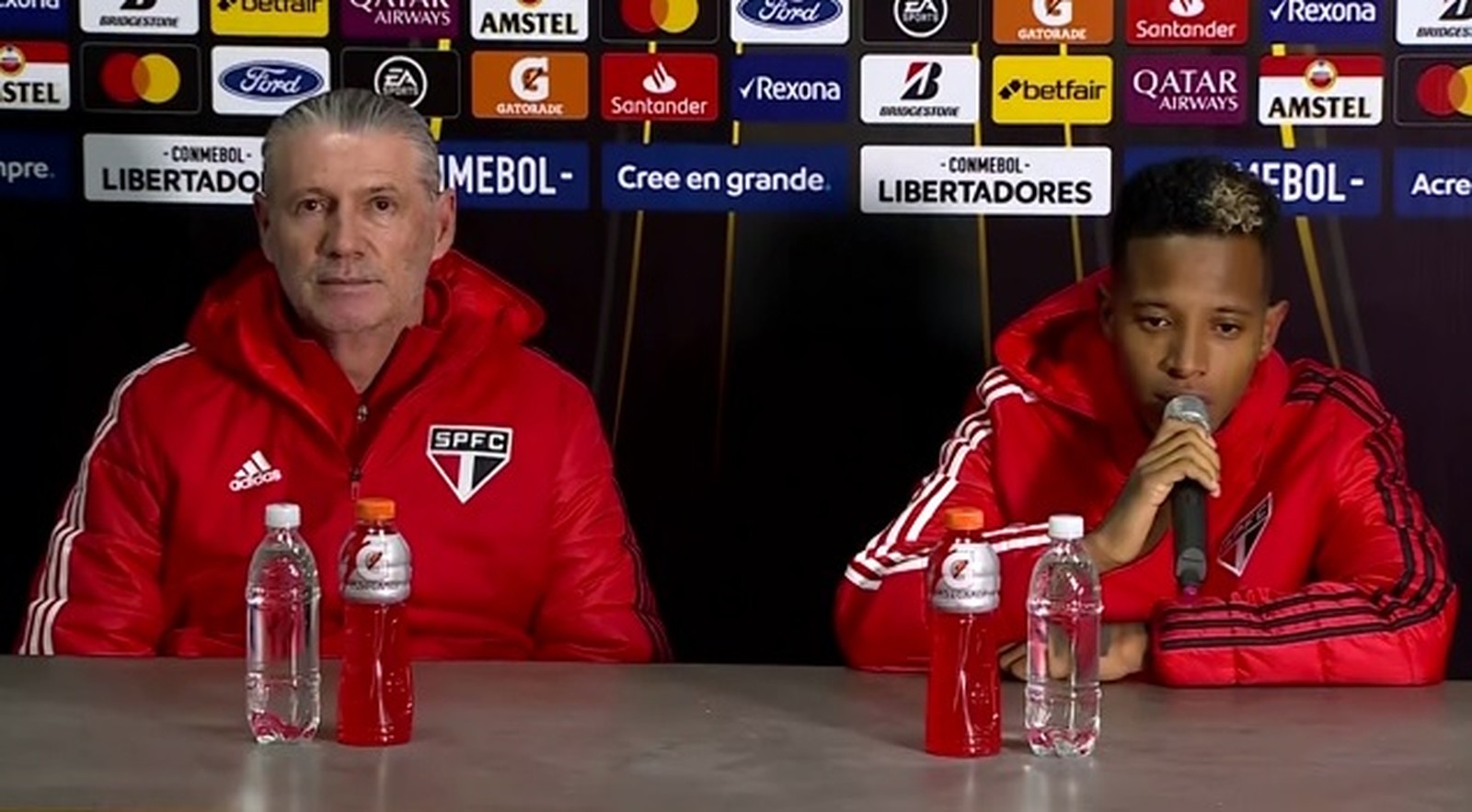 Auxiliar do São Paulo lamenta gols perdidos, e Tchê Tchê define derrota como 