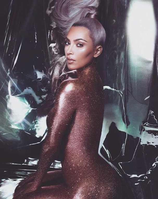 Kim Kardashian para sua marca de beleza, a KKW BEAUTY (Foto: Reprodução Instagram) Kim Kardashian para sua marca de beleza, a KKW BEAUTY (Foto: Reprodução Instagram)